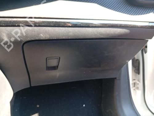 Used Glove box Glove box 37418329 37418329