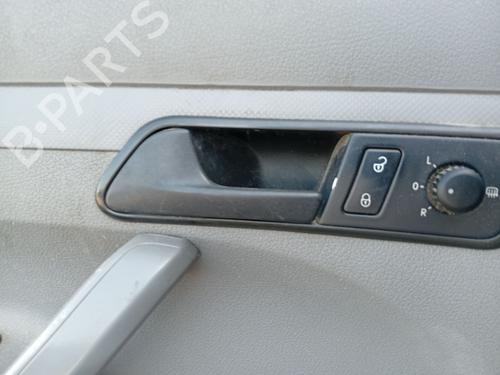 front-left-interior-door-handle-vw-caddy-iii-box-bodympv-2ka-2kh-2ca-2ch-2004-2005-2006-2007-2008-2009-2010-2011-2012-2013-2014-2015-2016-36220891 main image