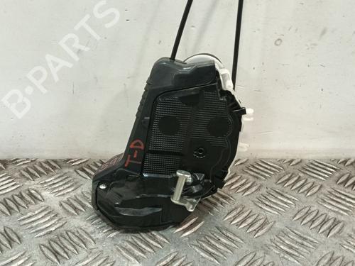 Højre bagtil lås Højre bagtil lås TOYOTA YARIS (_P13_) 1.5 (NSP131_) (112 hp) 36092555 36092555
