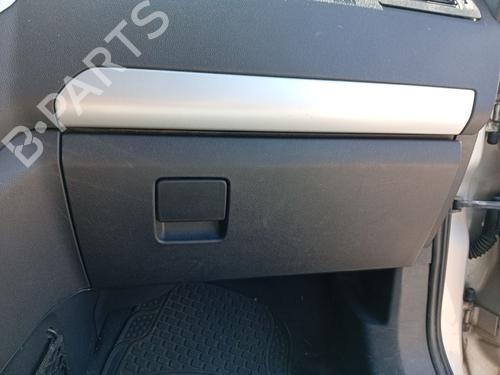 Used Glove box Glove box OPEL ZAFIRA / ZAFIRA FAMILY B (A05) 1.9 CDTI (M75) (120 hp) 35980663 35980663