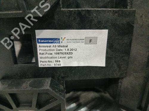 Armrest / Center console PEUGEOT 208 I (CA_, CC_) 1.6 VTi | BP31137213I20