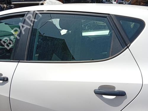 Used Left rear door Left rear door 37521807 37521807