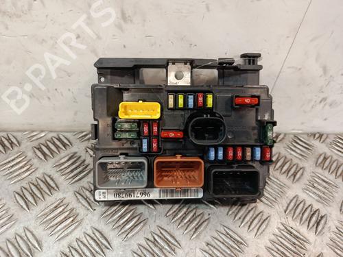 Caja reles / fusibles Caja reles / fusibles CITROËN C3 II (SC_) 1.4 HDi 70 (SC8HZC, SC8HR0, SC8HP4) (68 hp) 37606178 37606178