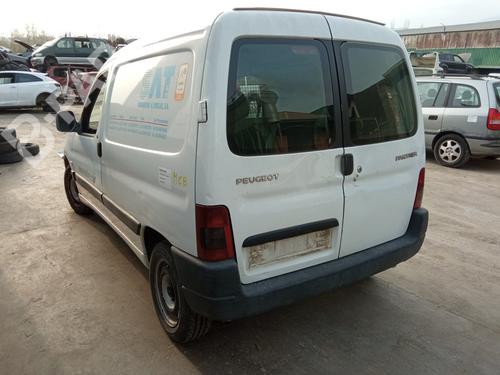 Front bumper PEUGEOT PARTNER Box Body/MPV (5_, G_) 1.9 D | BP7437671C7 