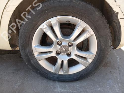 Mozzo posteriore sinistro Mozzo posteriore sinistro OPEL CORSA D (S07) 1.2 (L08, L68) (86 hp) 36500779 36500779