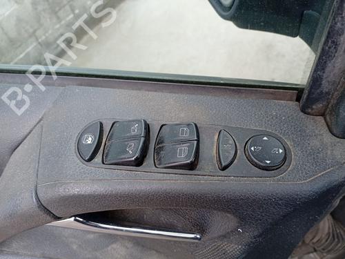 Used Left front window switch Left front window switch MERCEDES-BENZ VIANO (W639) [2003-2026] 35770233 35770233