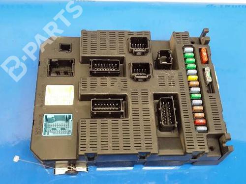 Fuse box PEUGEOT 308 I (4A_, 4C_) 1.6 16V (120 hp) 9552979