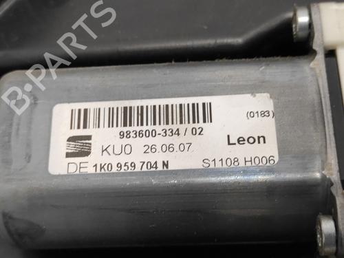 Rear right window mechanism SEAT LEON (1P1) 1.6 | BP15282748C25 