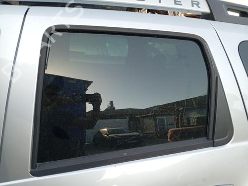 Used Rear left door window Rear left door window 37425917 37425917