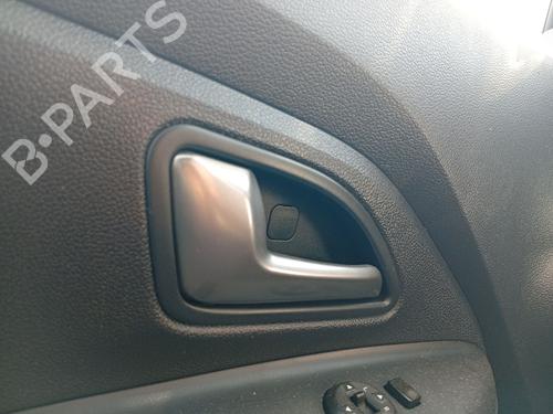 Used Front left interior door handle Front left interior door handle 37425925 37425925
