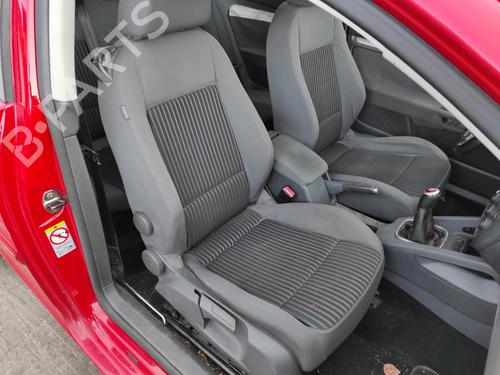 Right taillight VW GOLF V (1K1) 1.9 TDI | BP15847329C35 