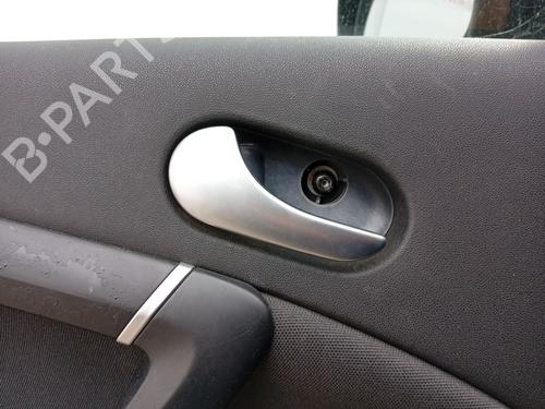 Venstre fortil invendig håndtag Venstre fortil invendig håndtag RENAULT CLIO I (B/C57_, 5/357_) 1.2 (B/C/S577) (54 hp) 36998680 36998680