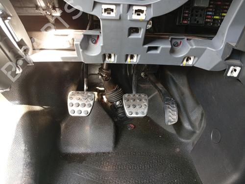pedal-ford-transit-custom-v362-van-fy-fz-2012-36132259 main image