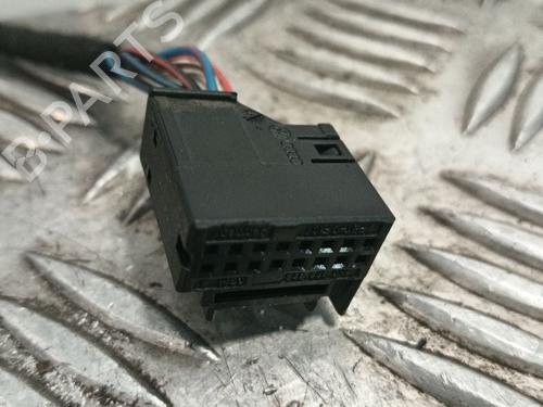 Retrovisor esquerdo VW POLO III (6N1) 75 1.6 | BP30616551C26 