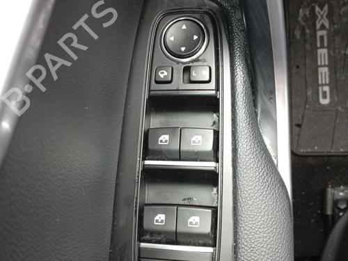 Interrupteur de vitre avant gauche Interrupteur de vitre avant gauche KIA XCEED (CD) 1.5 T-GDi MHEV (160 hp) 34581779 34581779