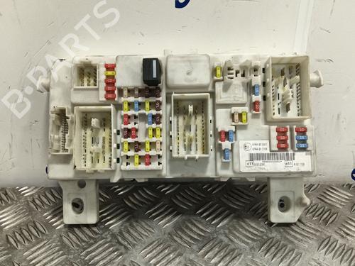 Used Fuse box FORD KUGA I 2.0 TDCi (140 hp) 31044597