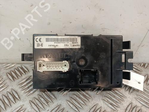 Used Fuse box Fuse box 37607841 37607841