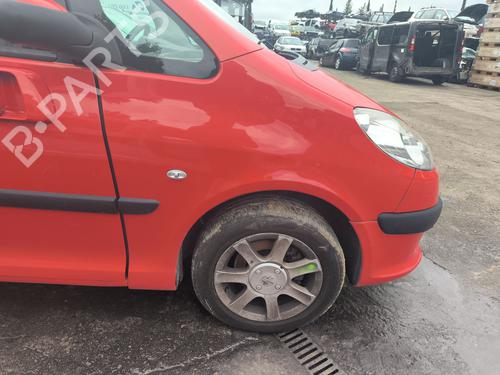 Used Right front fenders Right front fenders PEUGEOT 1007 (KM_) 1.6 16V (109 hp) 40261131 40261131