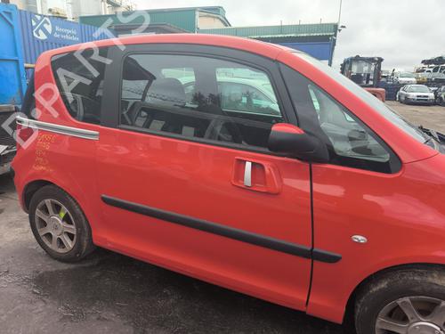 front-right-door-window-peugeot-1007-km_-2005-40129213 main image