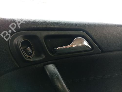 Puxador interior trás direito Puxador interior trás direito MERCEDES-BENZ C-CLASS (W203) C 180 Kompressor (203.046) (143 hp) 36491716 36491716