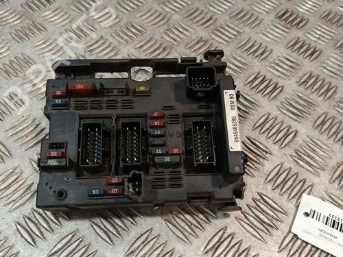 Used Fuse box Fuse box 38019892 38019892