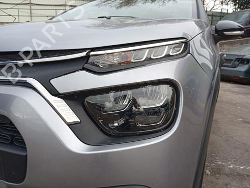 Used Left headlight CITROËN C3 III (SX) 1.2 PURETECH 82 (82 hp) 31980671