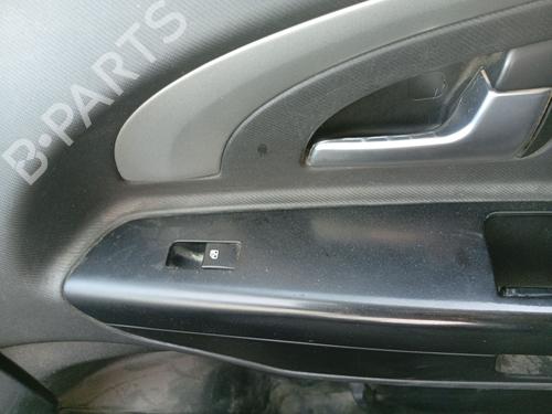 Used Right front window switch Right front window switch KIA CEE'D Hatchback (ED) 1.4 (109 hp) 33718589 33718589