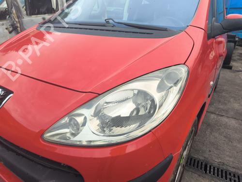 left-headlight-peugeot-1007-km_-2005-40129212 main image