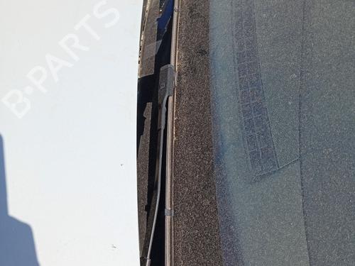 front-windshield-wiper-arm-audi-q2-gab-gag-2016-36597160 main image