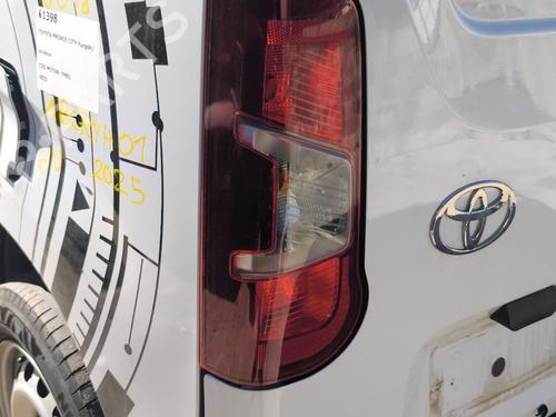 Used Left taillight Left taillight TOYOTA PROACE CITY Box Body/MPV (BPZ_) 1.5 D-4D 100 (BPZM) (102 hp) 40220261 40220261