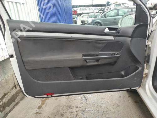 Fuse box VW GOLF V (1K1) 1.9 TDI | BP21521151E1 