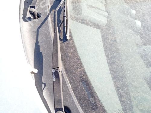 Used Front windshield wiper arm Front windshield wiper arm 37641018 37641018