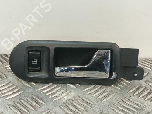 Høyre foran invendig håndtak Høyre foran invendig håndtak VW PASSAT B5.5 (3B3) 1.9 TDI (101 hp) 33621733 33621733