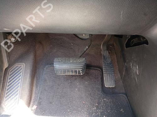 Used Break pedal Break pedal 37419948 37419948
