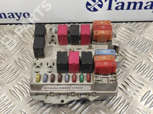 Used Fuse box ALFA ROMEO GT (937_) 1.9 JTD (937CXN1B) (150 hp) 11246703