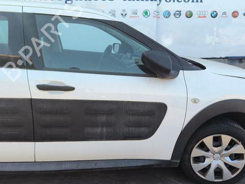 Used Right front door Right front door 38876366 38876366