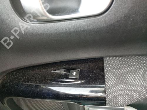 Used Right front window switch Right front window switch CITROËN C4 CACTUS 1.2 VTi 82 (82 hp) 34475642 34475642