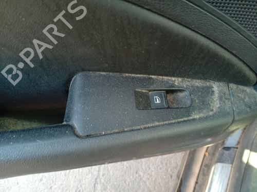 Venstre bagtil elrude kontakt Venstre bagtil elrude kontakt SKODA SUPERB II Estate (3T5) 2.0 TDI 16V (140 hp) 37601930 37601930