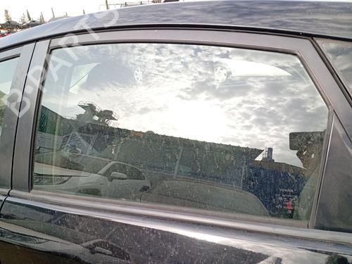 Used Rear left door window Rear left door window 37495002 37495002