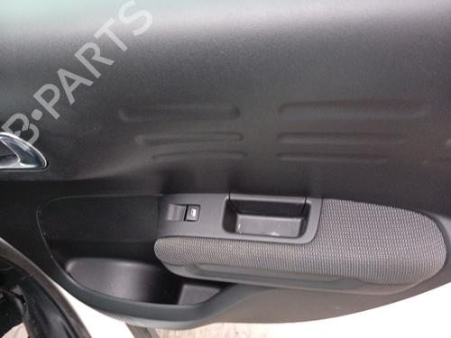 Høyre bak elrute bryter Høyre bak elrute bryter VW GOLF II (19E, 1G1) 1.8 GTI (112 hp) 33621700 33621700