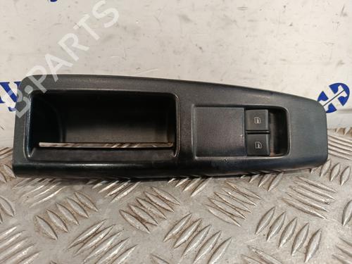 Used Left front window switch VW POLO IV (9N_, 9A_) 1.4 16V (80 hp) 31696099