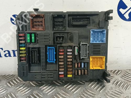 Used Fuse box OPEL COMBO Box Body/MPV (K9) 1.5 D (102 hp) 30697046