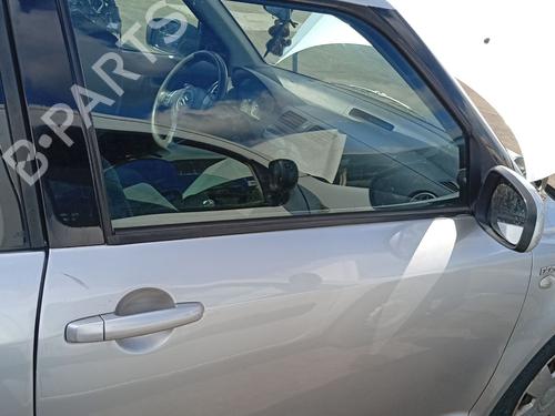 Dør højre fortil Dør højre fortil SUZUKI SWIFT III (MZ, EZ) 1.3 DDiS (RS413D) (69 hp) 35770047 35770047
