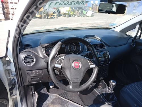 driver-airbag-fiat-punto-evo-199_-2008-34165295 main image