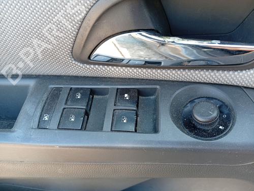 left-front-window-switch-chevrolet-cruze-j300-2009-36477668 main image