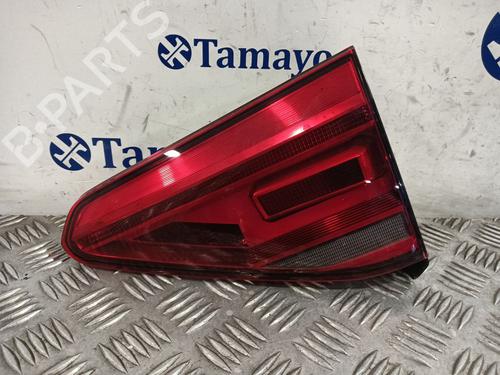 right-tailgate-light-vw-touran-5t1-2015-31824186 main image