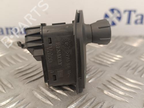 Steering wheel controls RENAULT GRAND SCÉNIC II (JM0/1_)  | BP17129222E15