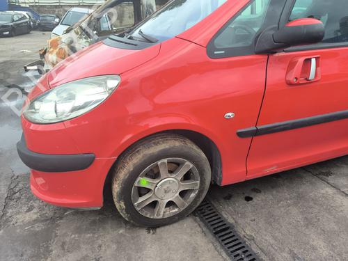 Used Left front fenders Left front fenders PEUGEOT 1007 (KM_) 1.6 16V (109 hp) 40180680 40180680