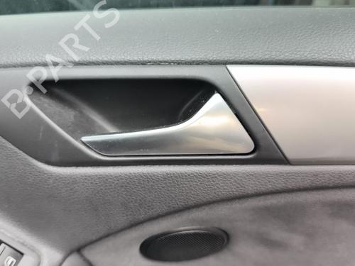 Højre bagtil invendig håndtag Højre bagtil invendig håndtag VW GOLF VI (5K1) 1.6 TDI (105 hp) 39512008 39512008