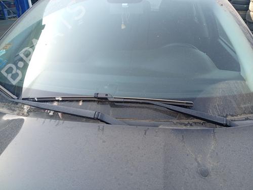 Used Front windshield wiper arm Front windshield wiper arm 38017015 38017015